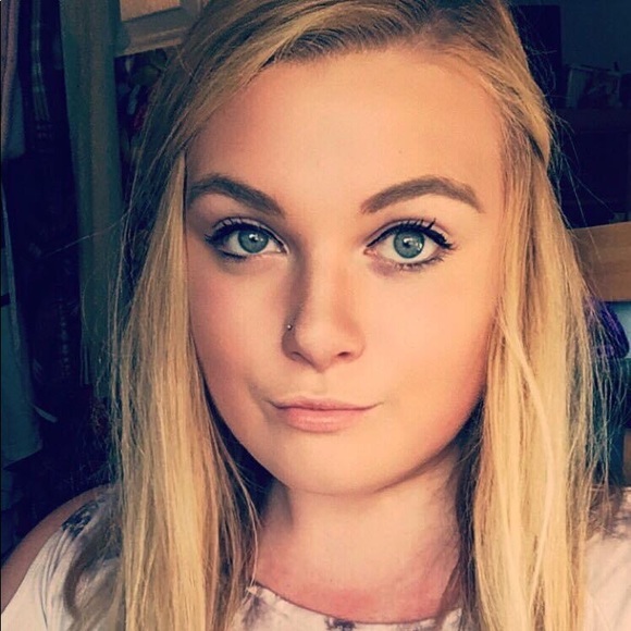 Meet your Posher, Taylor - Picture 1 of 1